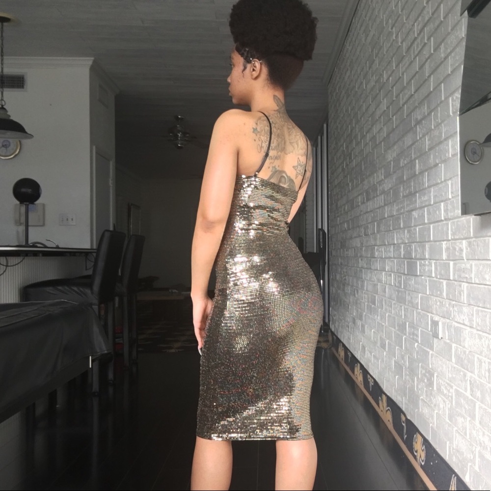 🙅🏻‍♀️SOLD OUT CLEARANCE Goldie Sequins Dress - Picture 3 of 8